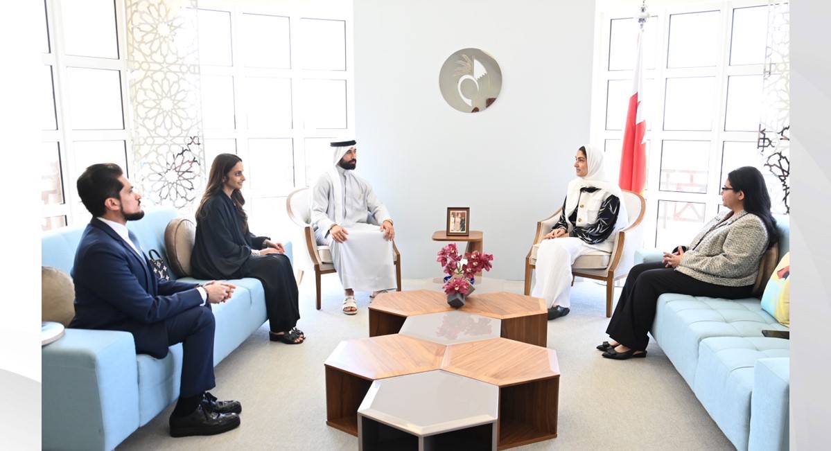 الأنصاري تستقبل الأمين العام للجنة الأولمبية البحرينية