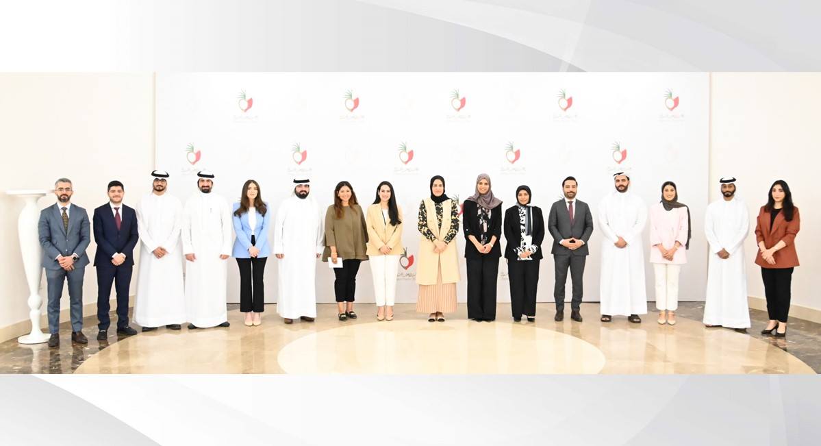 الأنصاري تلتقي منتسبي الدفعة الثامنة من برنامج رئيس مجلس الوزراء لتنمية الكوادر الحكومية