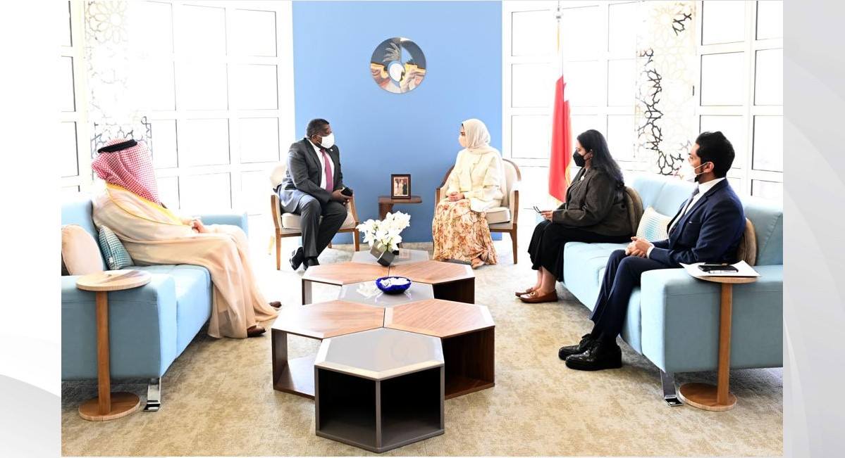 بحث تعزيز التعاون المشترك في مجالات تقدم المرأة .. الأنصاري تستقبل الأمين العام للاتحاد البرلماني الدولي