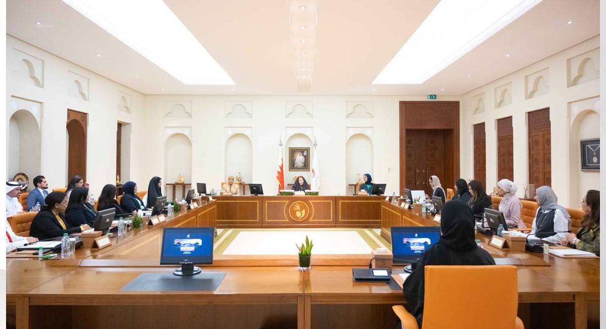 سموها تترأس الاجتماع الختامي للدورة السابعة للمجلس.. قرينة العاهل: المساندة الملكية منحت زخماً غير مسبوق لمسيرة عطاء المرأة البحرينية