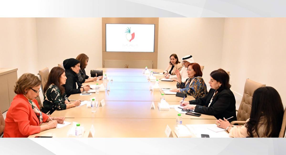 العوضي تبحث التعاون مع جمعية نهضة فتاة البحرين 
