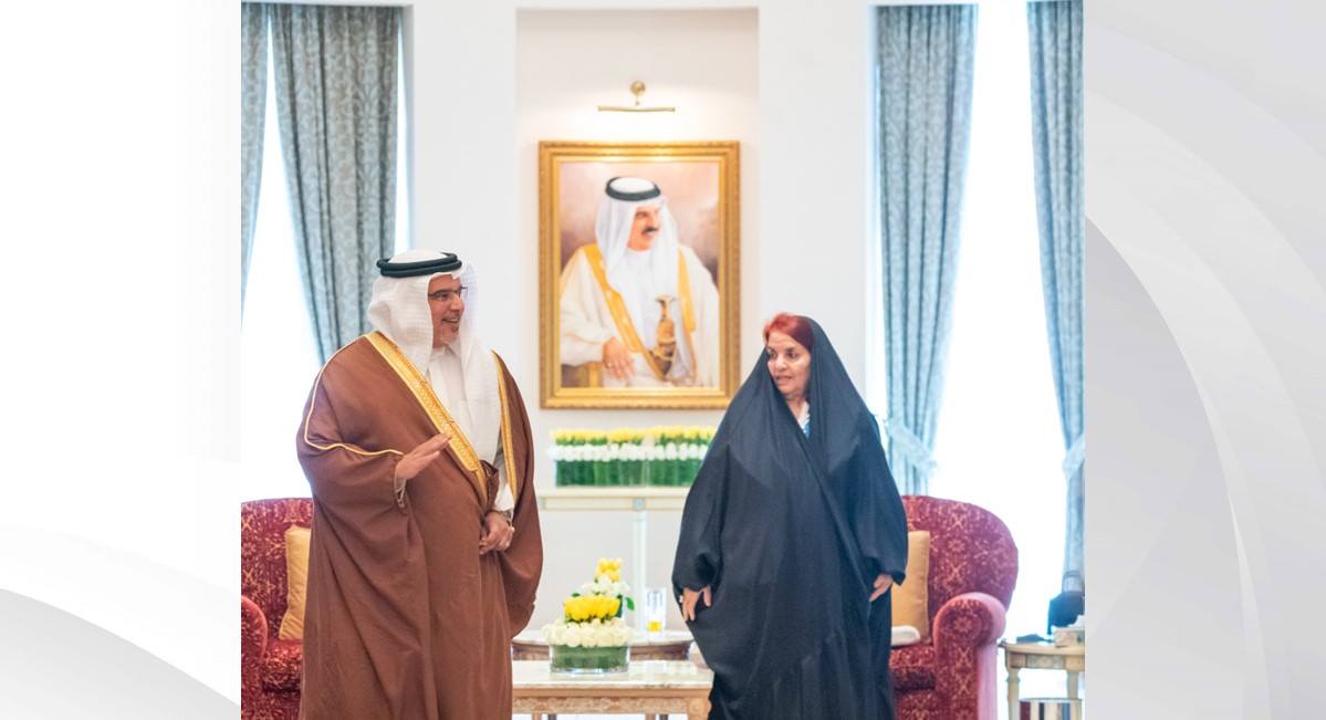 لدى تفضله بزيارة المجلس الأعلى للمرأة بمناسبة الذكرى الثانية والعشرين لتأسيس المجلس .. سمو ولي العهد رئيس مجلس الوزراء: المرأة البحرينية عززت تقدمها ومكانتها بالعمل والعطاء وشريكٌ أساسي دائمًا وأبدًا في بناء نهضة الوطن