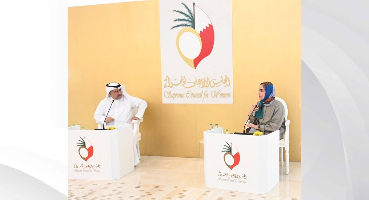 خلال استقبالها المشاركين ببرنامج 