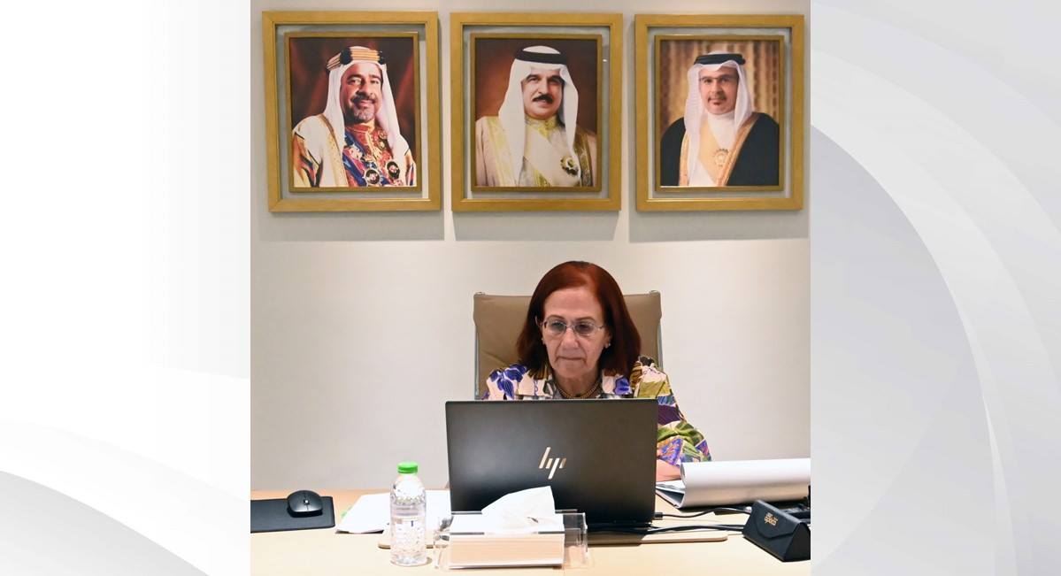 العوضي تترأس الاجتماع الاستثنائي الأول للجنة  الدائمة لشؤون المرأة بدول 