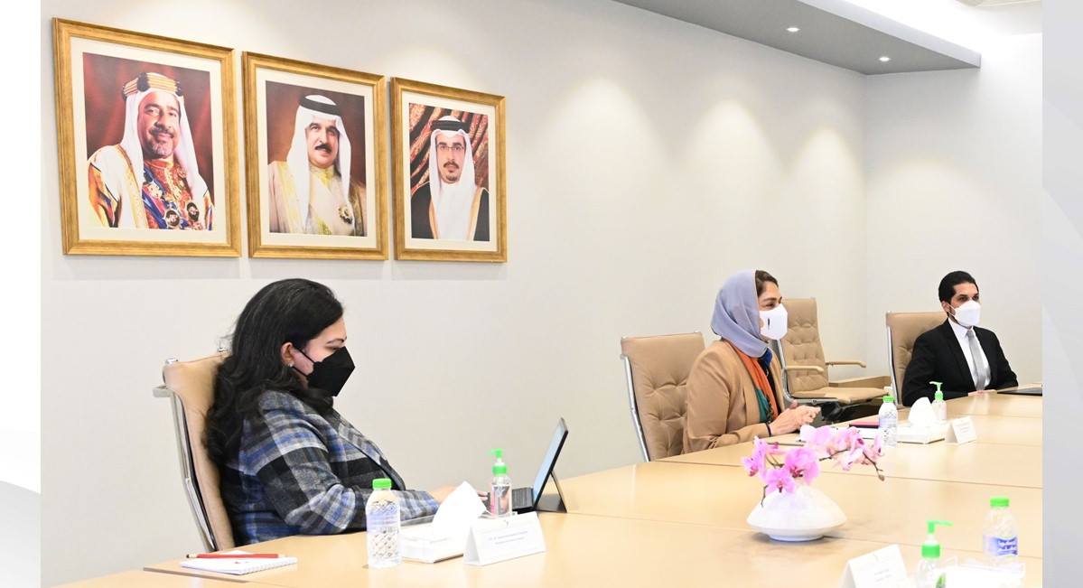 الأنصاري تستقبل المفوض الدائم لبعثة جامعة السلام التابعة للأمم المتحدة