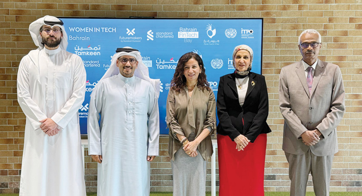 السيدة أفنان الزياني عضو المجلس الأعلى للمرأة تشارك في اختيار الشركات الناشئة المنضمة إلى الدفعة السادسة من برنامج 