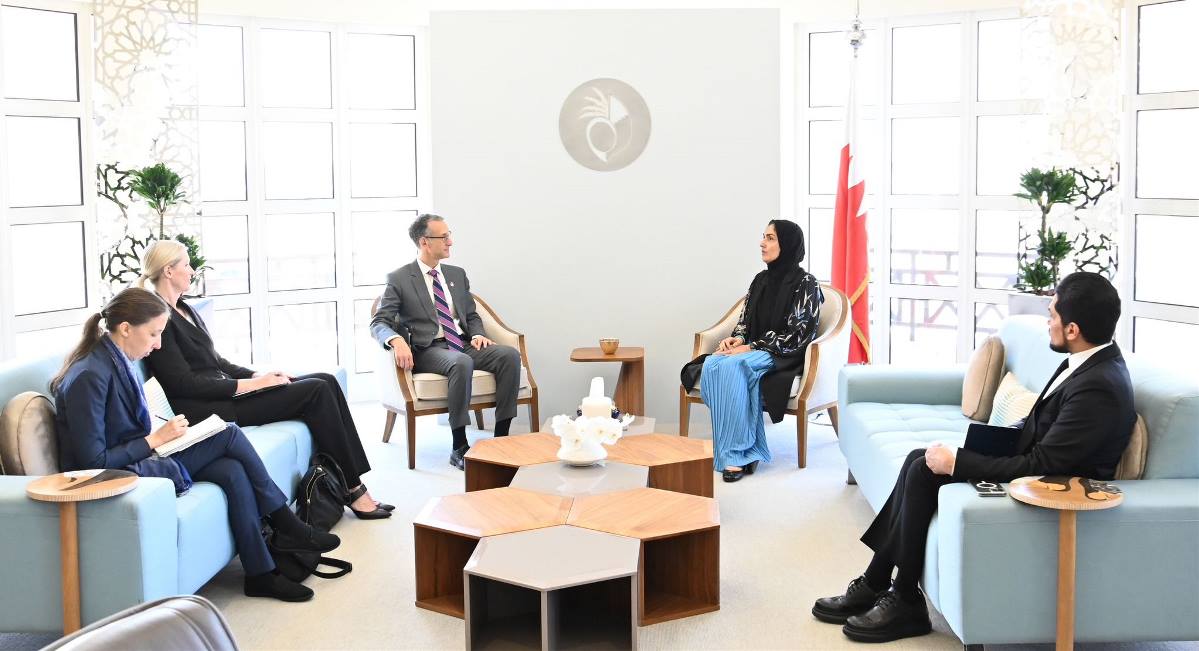 الأنصاري تستقبل سفير الولايات المتحدة الأمريكية