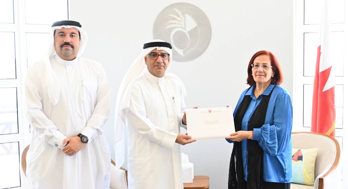 الأمين العام للمجلس الأعلى للمرأة تستقبل مدير عام الشؤون القانونية وحقوق الإنسان بوزارة الخارجية